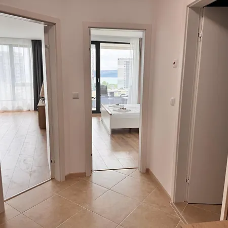New In Breeze With Panoramic Sea View And Parking *