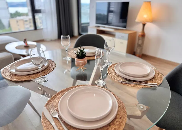 New In Breeze With Panoramic Sea View And Parking Apartment